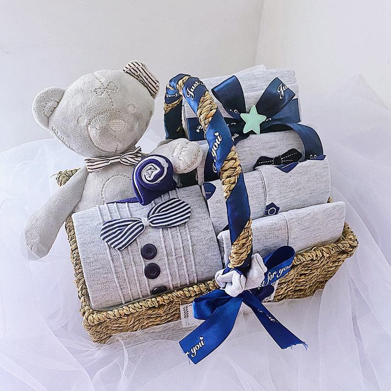 Little Wild Ones Newborn Baby Clothes Set Gift Box for Autumn and Winter